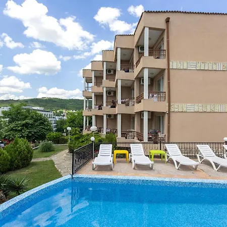 Hotell Naslada 3*
