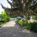 Hotel Naslada Baltsjik