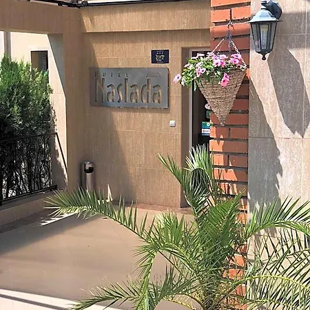 Хотел Naslada 3*